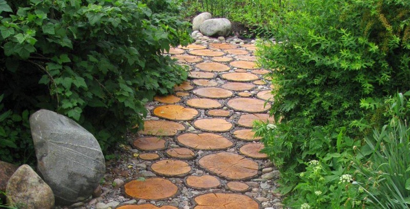 How To Make Garden Paths From Wood, Stone, Gravel?