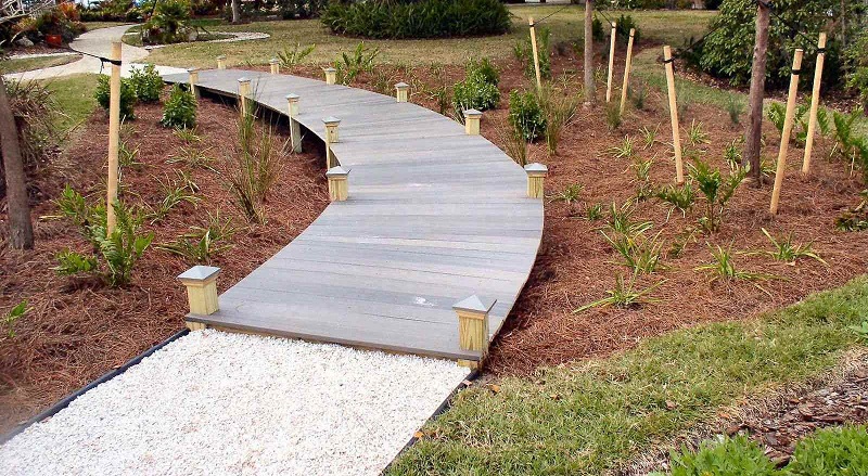 How To Make Garden Paths From Wood, Stone, Gravel?