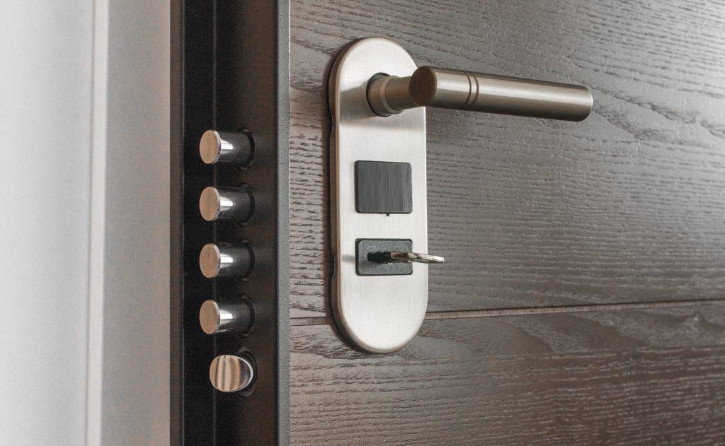 How To Choose The Lock For The Entrance Door To The Apartment? 
