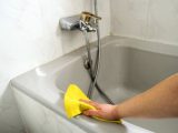 How To Clean Soap Scum Off Your Bathtub